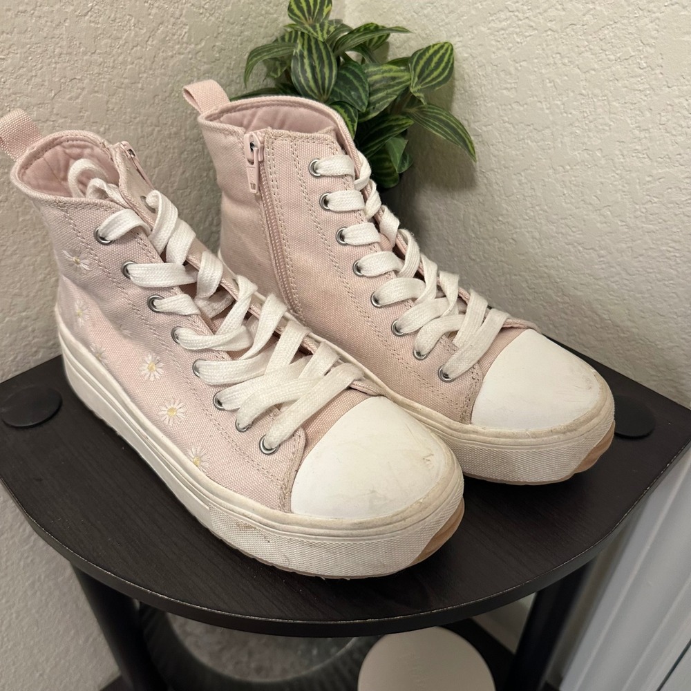 Art Class Kids Pink Daisy‎ Embroidered High Top Platform Sneakers Size 4